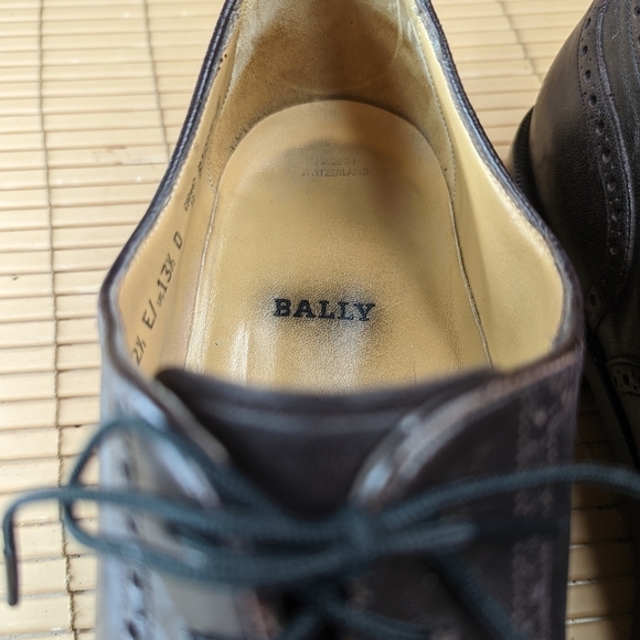 Bally \
